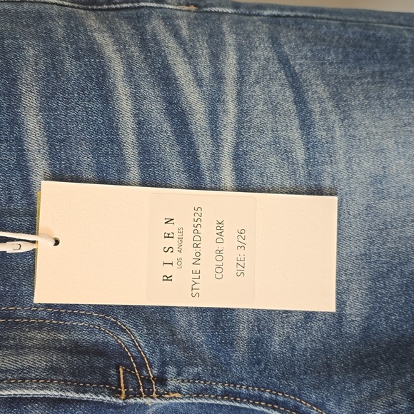 Risen Jeans With Slit Hem - Picture 3 of 7